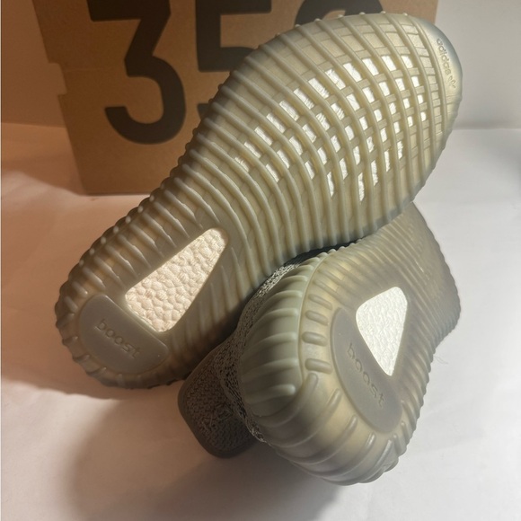 New Adidas Yeezy 350 v2 boost SPLY-350 granit size 7 men’s shoes - Picture 5 of 6